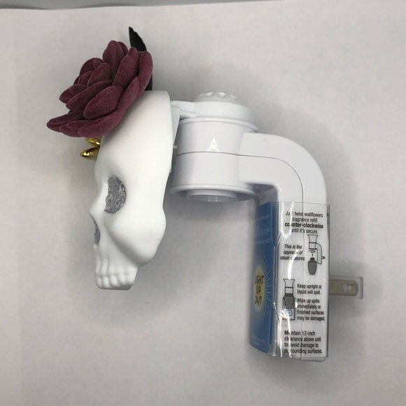 Halloween Skull Crystal Wallflower Bath and Body Works 2022 NWT - Picture 4 of 4